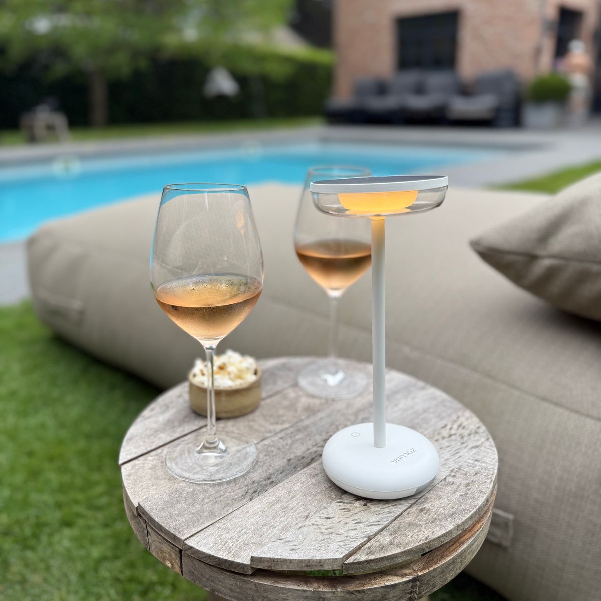 Solar Table Light Bobbie White